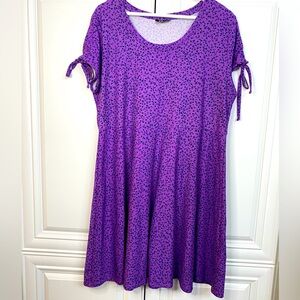 EUC Size XL Purple/Navy Small Floral Print  Short Sleeve Plus Size Dress Knit
